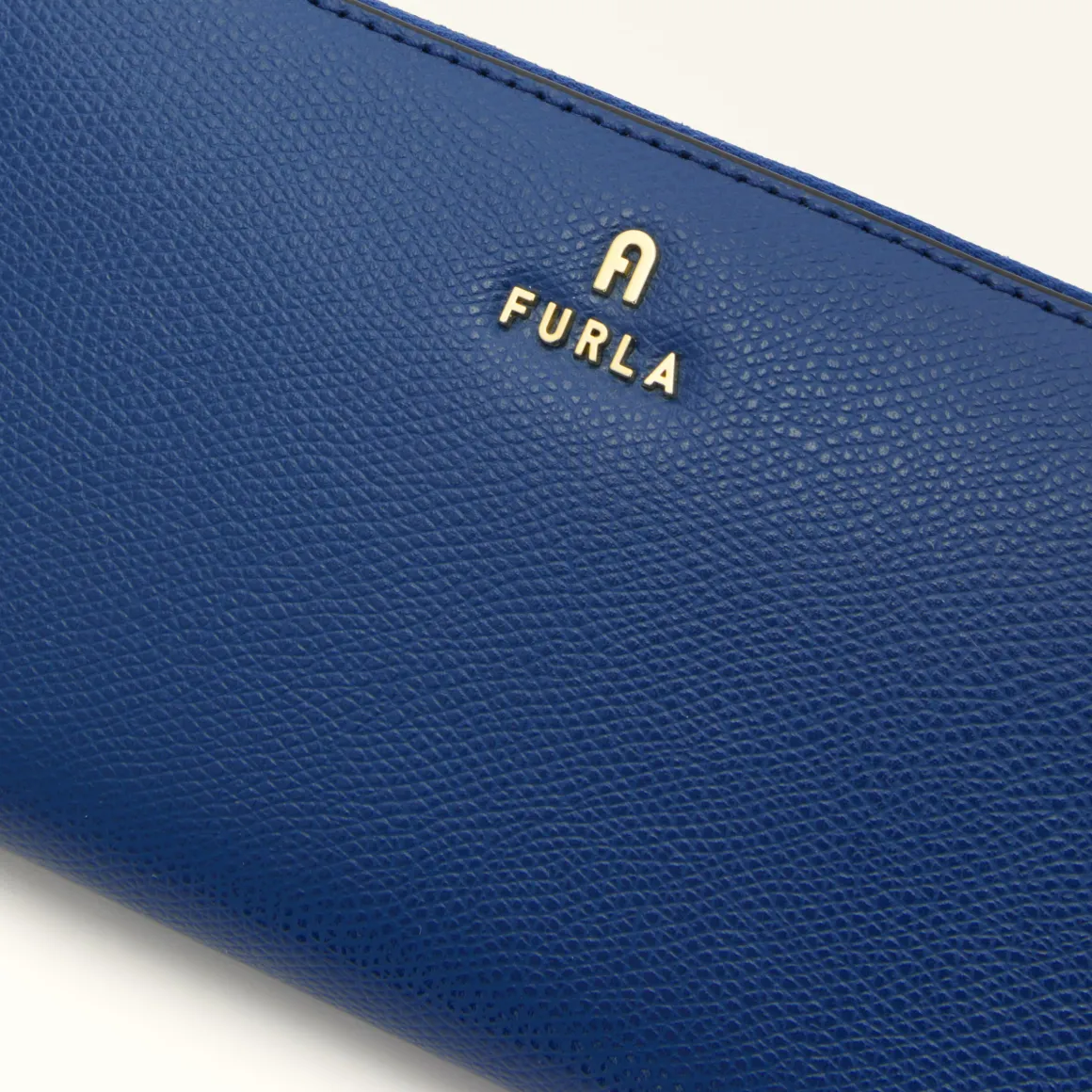 Furla Camelia Zip Around XL